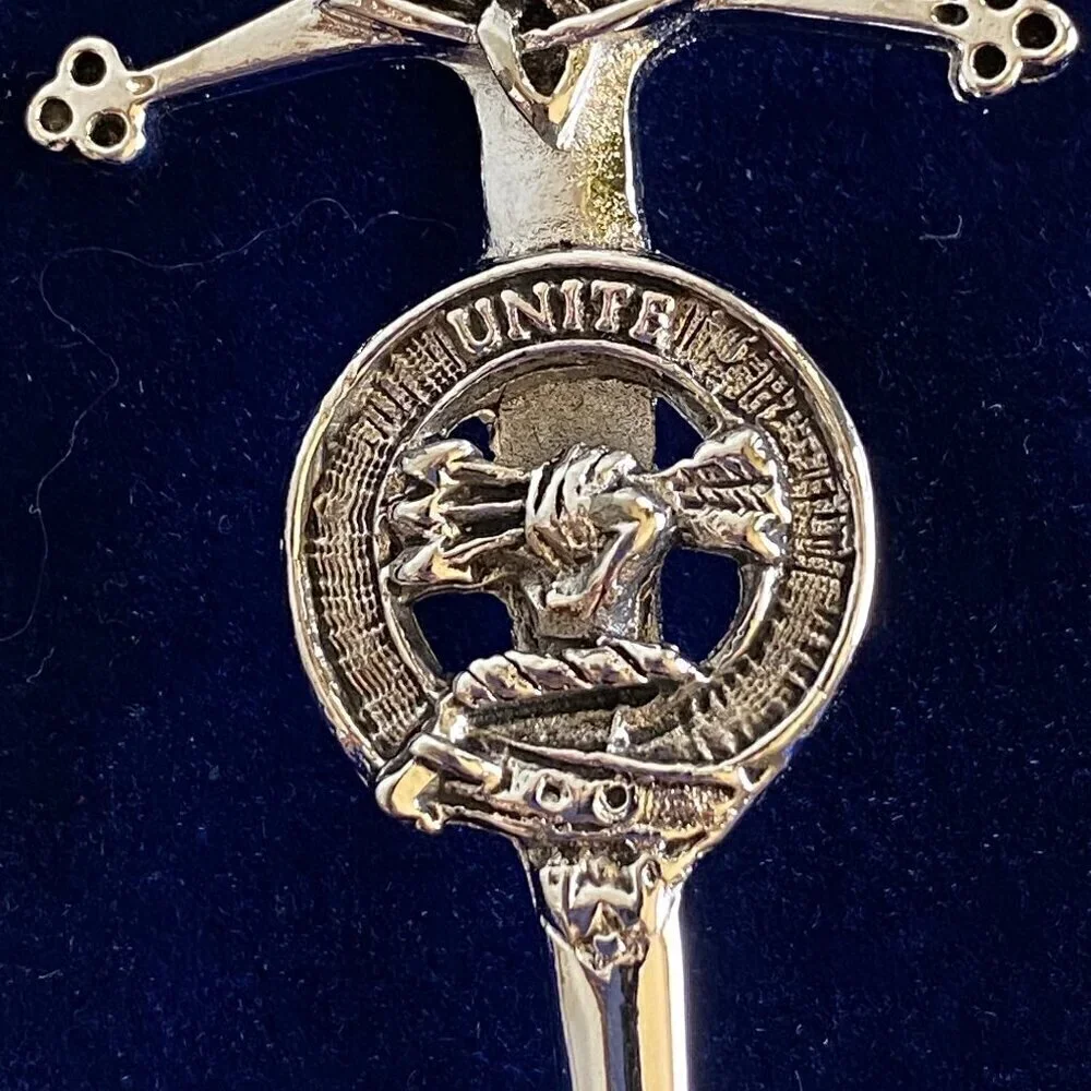 Scottish Clan Brodie Crest Kilt Or Brooch Pin NWOT - Picture 2 of 7